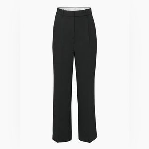 Aritzia The Effortless Pants in Black Short 00